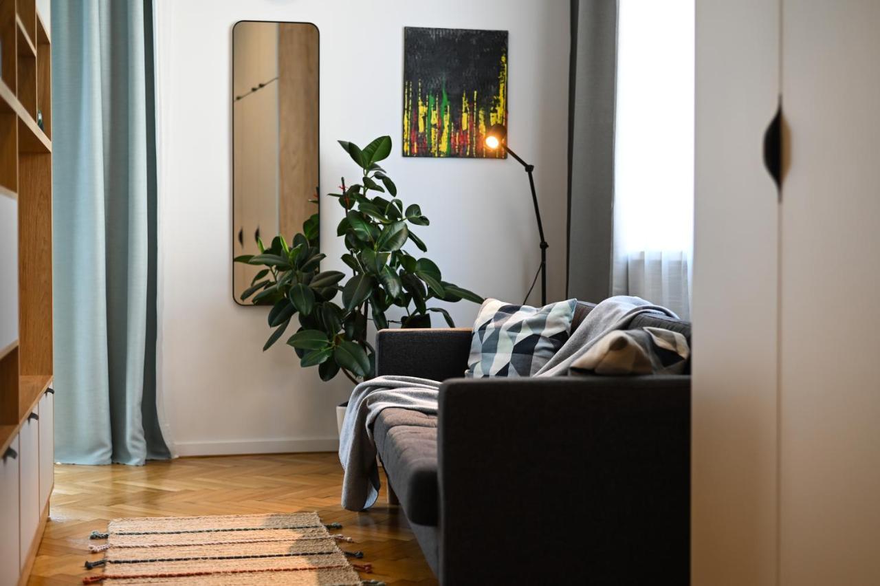 City Center Studio - Comfy & Modern บราติสลาวา ภายนอก รูปภาพ