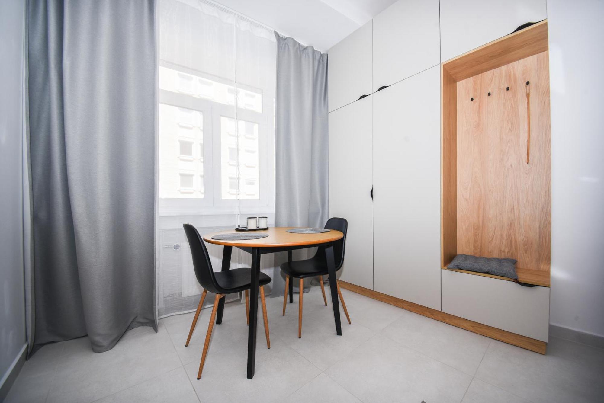 City Center Studio - Comfy & Modern บราติสลาวา ภายนอก รูปภาพ