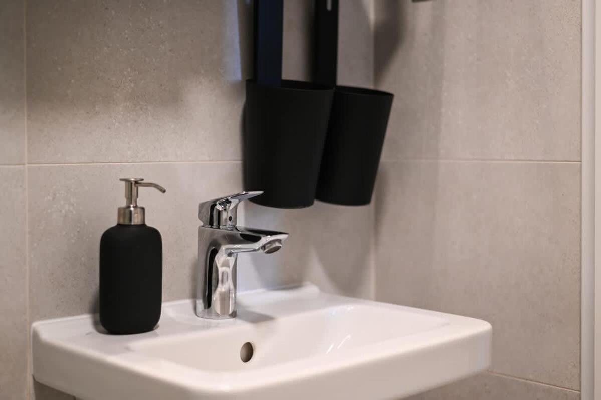 City Center Studio - Comfy & Modern บราติสลาวา ภายนอก รูปภาพ